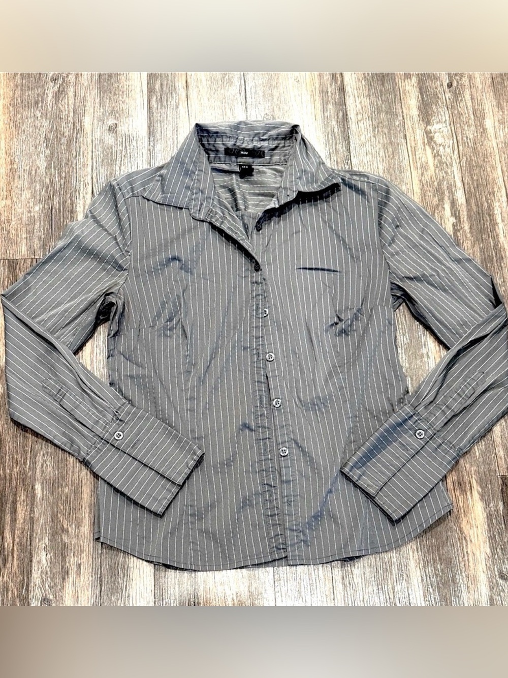 H&M Gray White Pinstripe Fitted Button Down Career Blouse Size 8